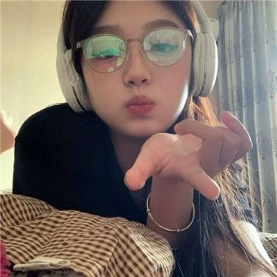 唐娜提拉 封面